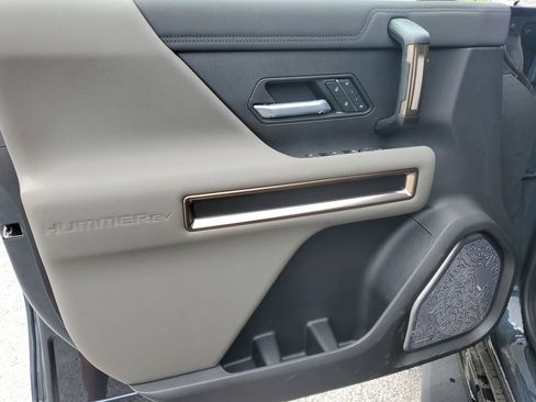 New 2025 GMC Hummer EV 3X w/ Battery Pack, 24 Module Pack image 19