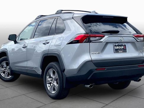 Used 2025 Toyota RAV4 XLE w/ Convenience Package FWD image 11