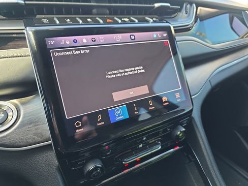 Used 2023 Jeep Grand Cherokee L Limited w/ Black Appearance Package image 32