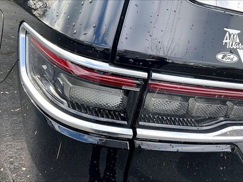 Used 2022 Jeep Grand Wagoneer Series I image 30