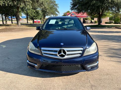 Used 2013 Mercedes-Benz C 250 Sedan image 2