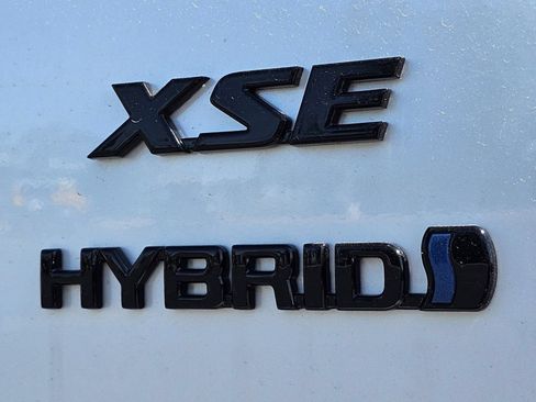 Used 2024 Toyota Corolla Cross AWD Hybrid w/ Convenience Package image 27