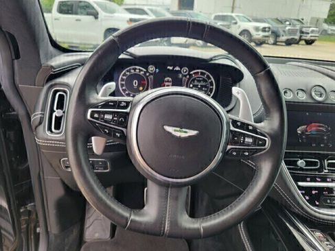 Used 2021 Aston Martin DBX image 12