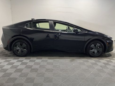 Used 2025 Toyota Prius LE image 4
