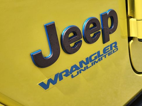 Used 2022 Jeep Wrangler Unlimited Rubicon 4xe w/ Steel Bumper Group image 12