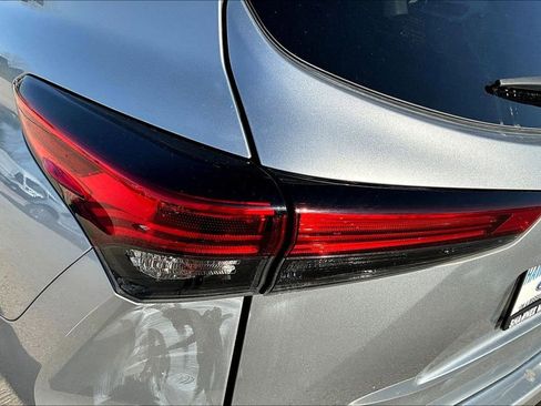 Used 2023 Toyota Highlander LE FWD image 22