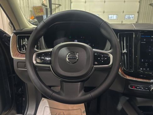 Used 2023 Volvo XC60 B6 Ultimate w/ Climate Package image 18