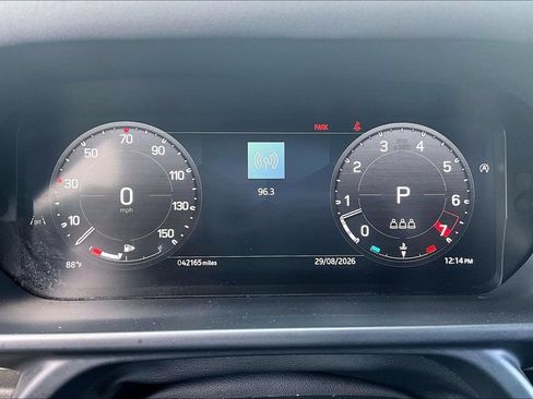 Certified 2024 Land Rover Defender 110 X-Dynamic SE AWD/4WD image 13