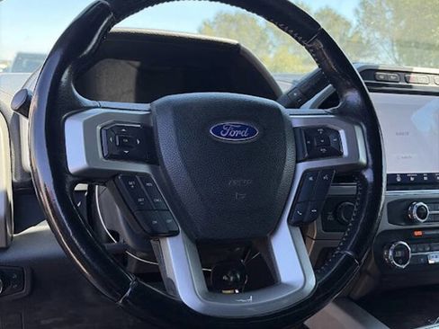 Used 2022 Ford F250 Lariat w/ Lariat Value Package AWD/4WD image 13