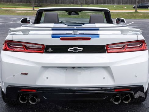 Used 2017 Chevrolet Camaro SS RWD image 7