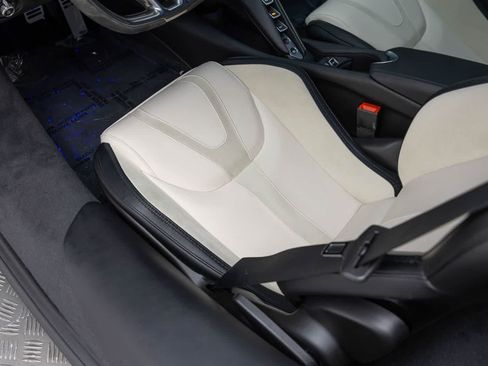 Used 2026 McLaren 750S Spider RWD image 23