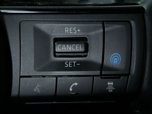 Used 2023 Nissan Pathfinder SL image 26