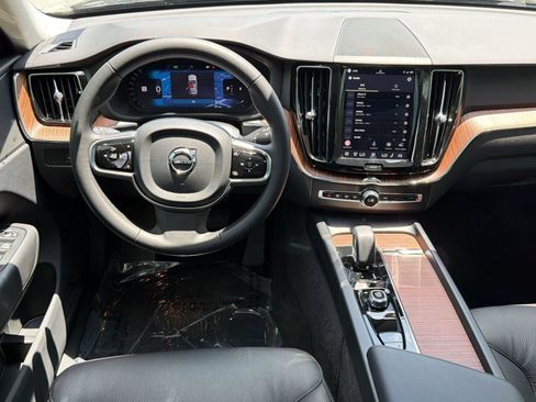 Certified 2024 Volvo XC60 B5 Plus w/ Protection Package Premier AWD/4WD image 27