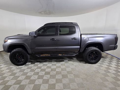 Used 2020 Toyota Tacoma TRD Sport AWD/4WD image 4