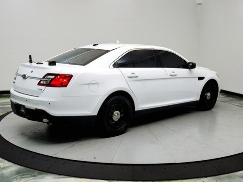 Used 2016 Ford Taurus SEL image 5