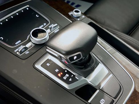 Used 2019 Audi Q5 2.0T Premium Plus w/ Premium Plus Package image 13