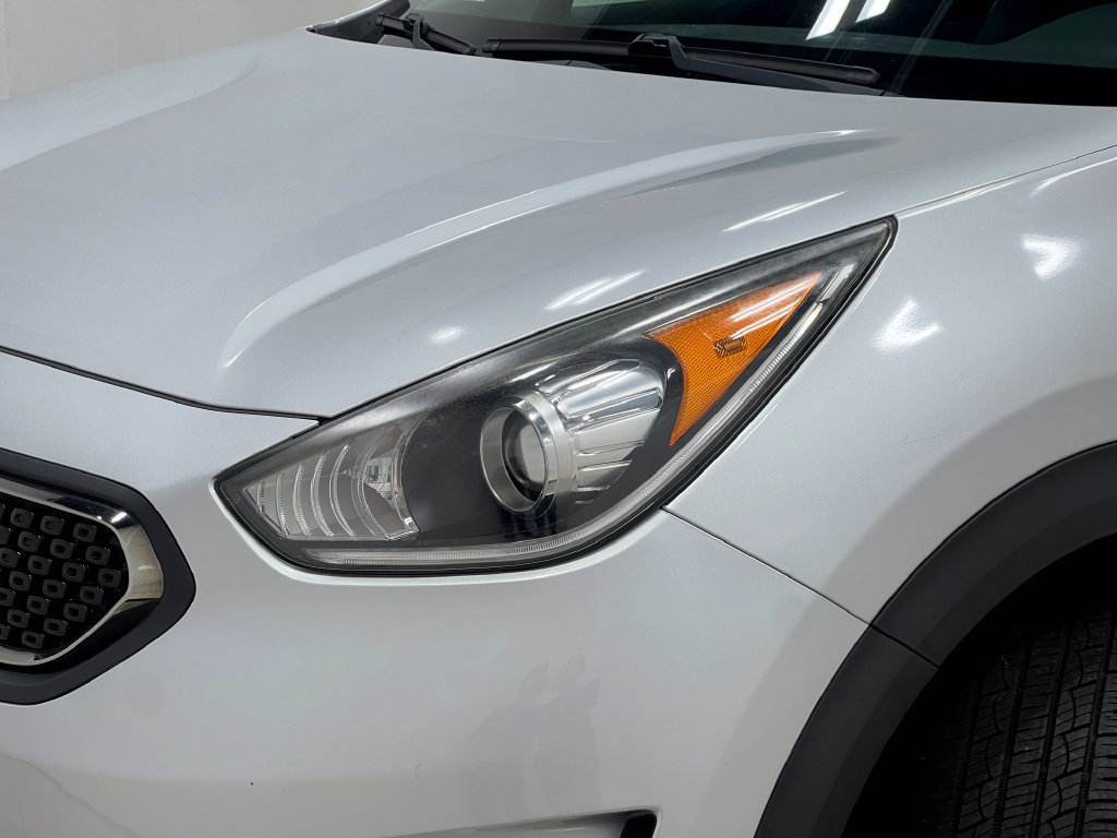 Used 2019 Kia Niro LX FWD image 32
