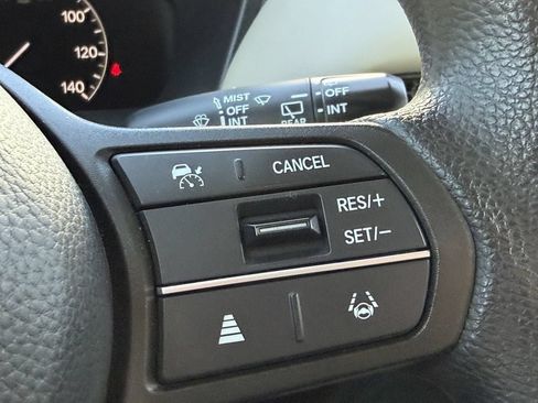 Used 2025 Honda HR-V LX image 31