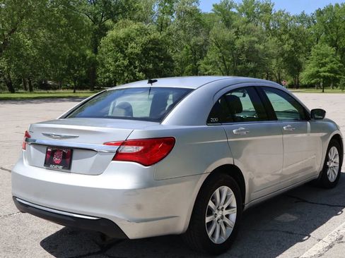 Used 2012 Chrysler 200 Touring FWD image 6