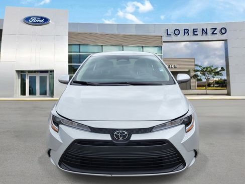 Used 2025 Toyota Corolla LE FWD image 2