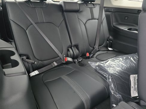 New 2025 Honda Pilot Touring image 24