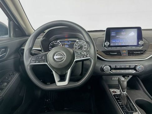 Certified 2025 Nissan Altima 2.5 SV FWD image 28