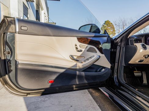 Used 2018 Mercedes-Benz S 560 Cabriolet image 11