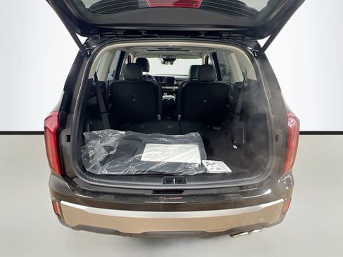 New 2025 Kia Telluride S image 29