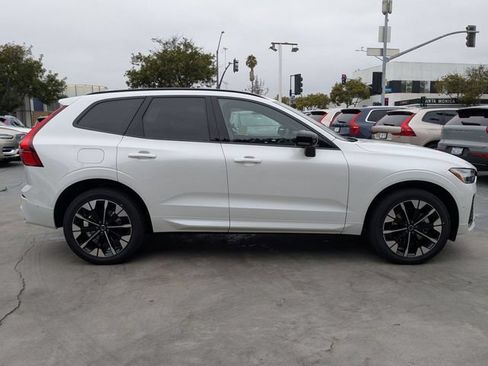 Used 2026 Volvo XC60 B5 Plus w/ Climate Package PRO AWD/4WD image 2