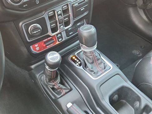 Used 2022 Jeep Gladiator Rubicon w/ LED Lighting Group AWD/4WD image 26