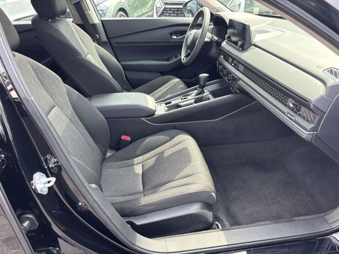 Used 2025 Honda Accord SE image 18