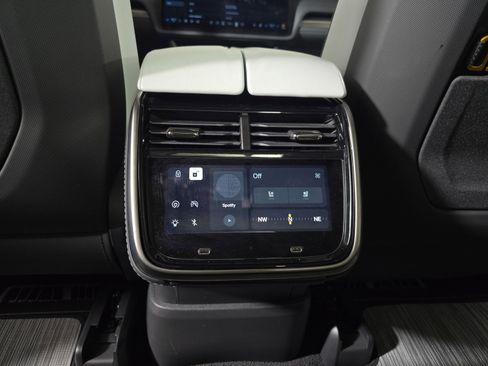 Used 2025 Rivian R1T Adventure AWD/4WD image 28