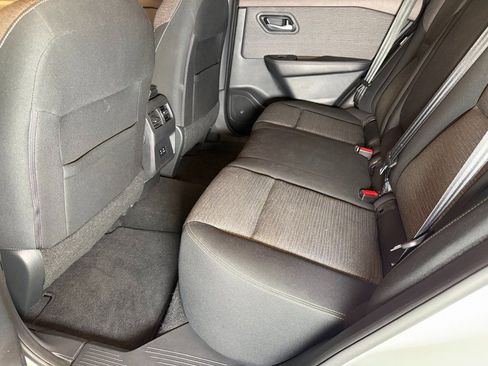 Used 2021 Nissan Rogue SV FWD image 20