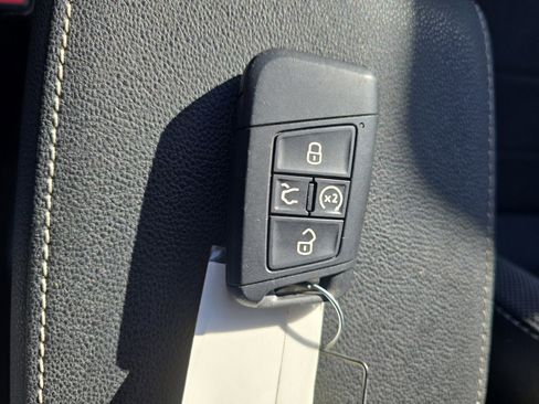 Certified 2024 Volkswagen Taos SE image 27