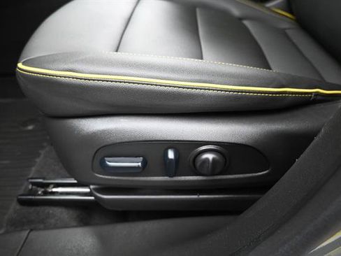 Used 2024 Chevrolet TrailBlazer ACTIV w/ Convenience Package FWD image 9