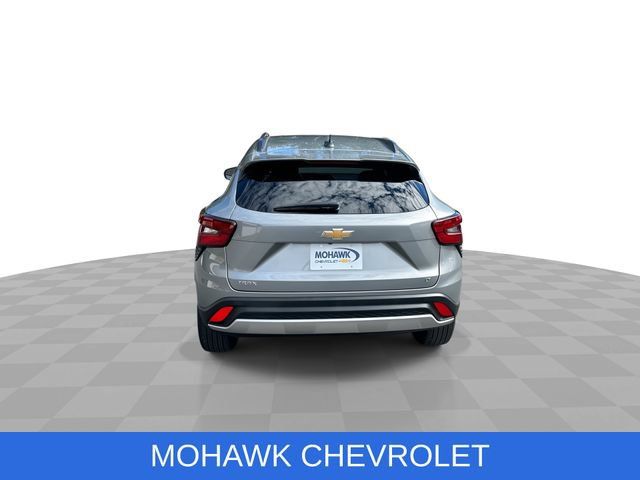 Used 2024 Chevrolet Trax LT w/ Driver Confidence Package FWD image 7