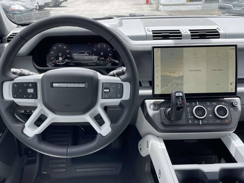 New 2026 Land Rover Defender 110 X-Dynamic SE AWD/4WD image 23