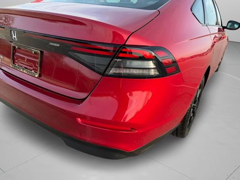 Used 2025 Honda Accord SE image 30