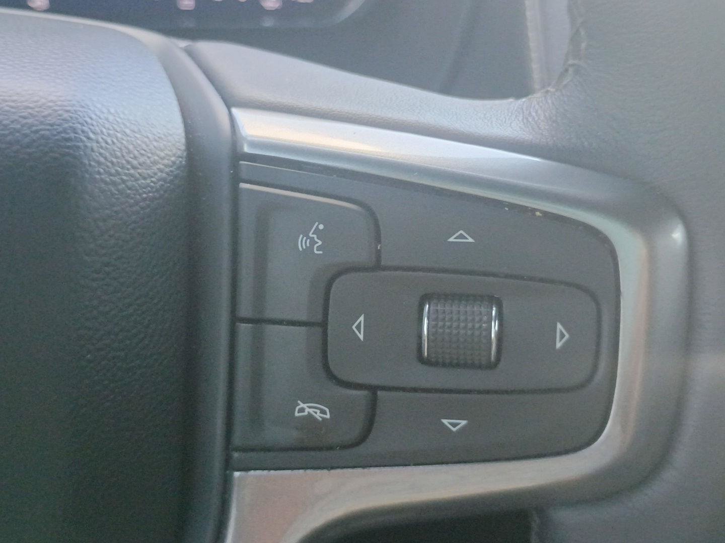 Used 2022 Chevrolet Suburban Premier AWD/4WD image 19