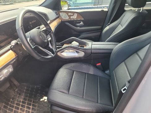 Used 2025 Mercedes-Benz GLE 450 4MATIC image 4