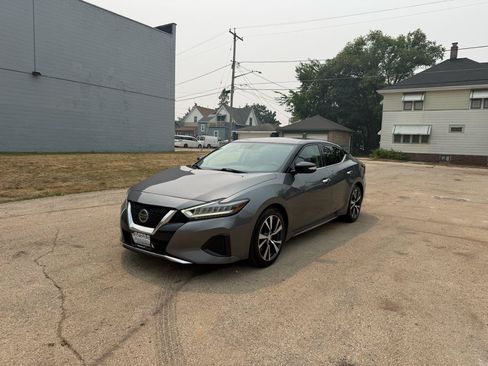 Used 2019 Nissan Maxima 3.5 SV w/ Floor Mat Group FWD image 3