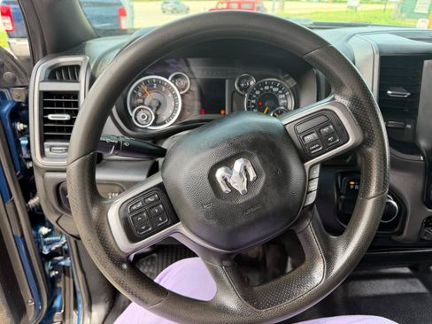Used 2022 RAM 2500 Tradesman w/ Chrome Appearance Group RWD image 7