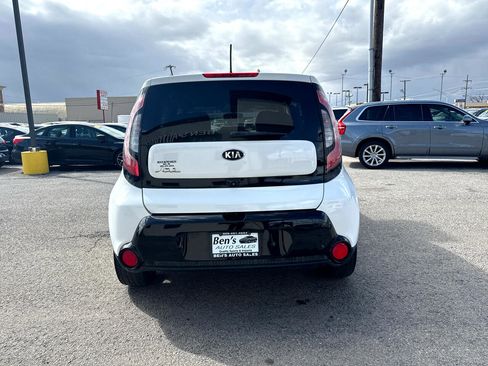 Used 2016 Kia Soul + image 7