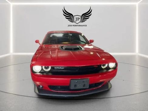 Used 2016 Dodge Challenger R/T Scat Pack RWD image 3