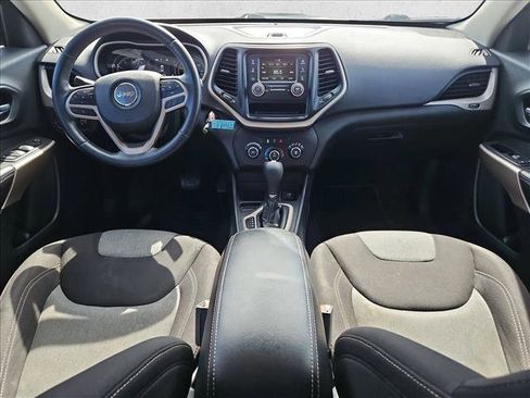 Used 2018 Jeep Cherokee Latitude w/ Altitude Package image 15