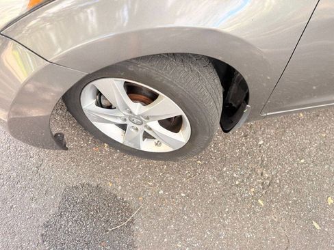 Used 2013 Hyundai Elantra GLS w/ Preferred Pkg FWD image 7
