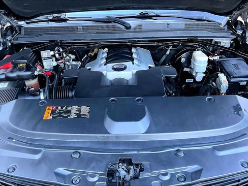 Used 2020 Cadillac Escalade Luxury image 30