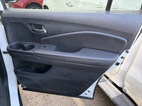 Used 2022 Honda Pilot Sport image 12