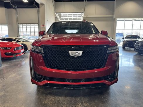 Used 2024 Cadillac Escalade Sport w/ LPO, ONYX Package image 8