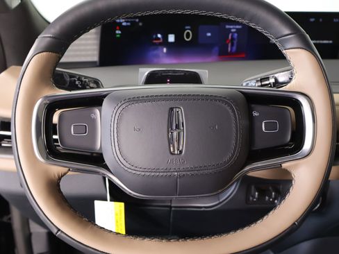 New 2026 Lincoln Navigator L Black Label AWD/4WD image 3